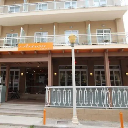 Astron Rhodes מלון 3*